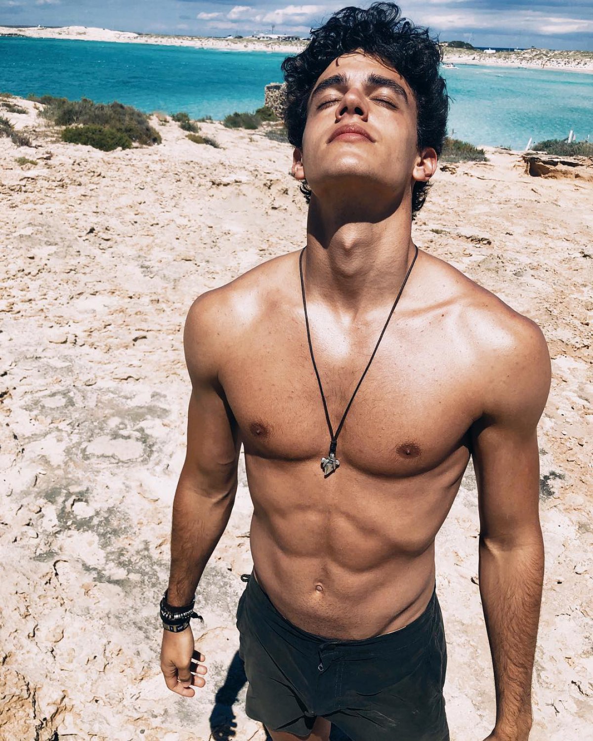 Xavier Serrano, el modelo que sigue los pasos de Andrés Velencoso |  Fotogalería | Moda y Belleza | LOS40