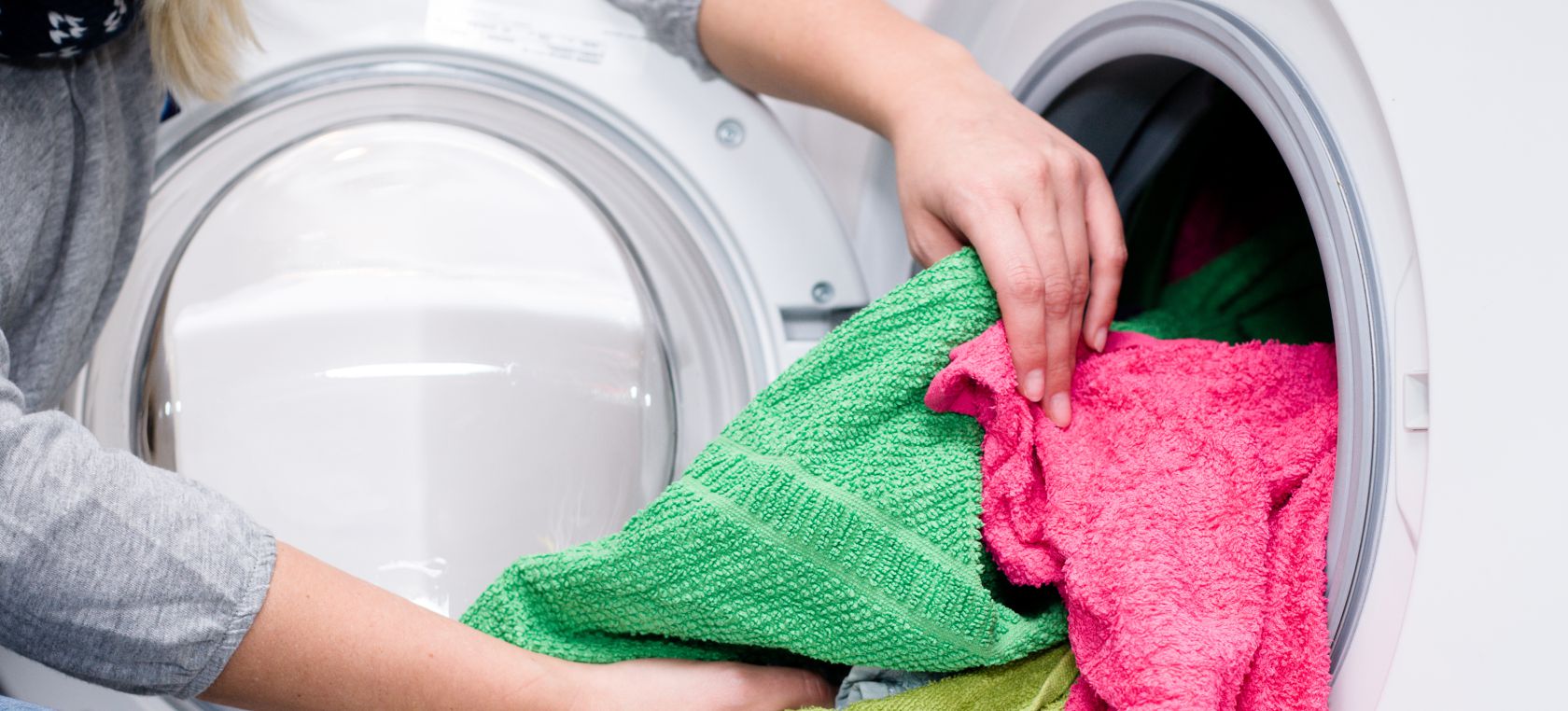Barra oblicua Rodeado Vástago Por qué tu lavadora no quita las manchas? La OCU analiza 10 posibles  errores al hacer la colada | Actualidad | LOS40