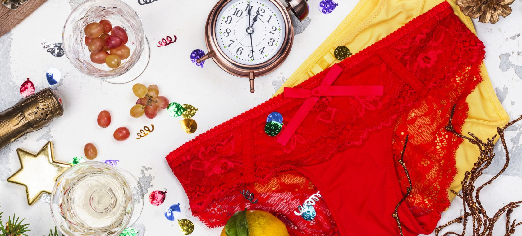 Por qué lleva ropa roja en Nochevieja? 'low cost' para empezar con suerte 2022 | Moda y Belleza | LOS40