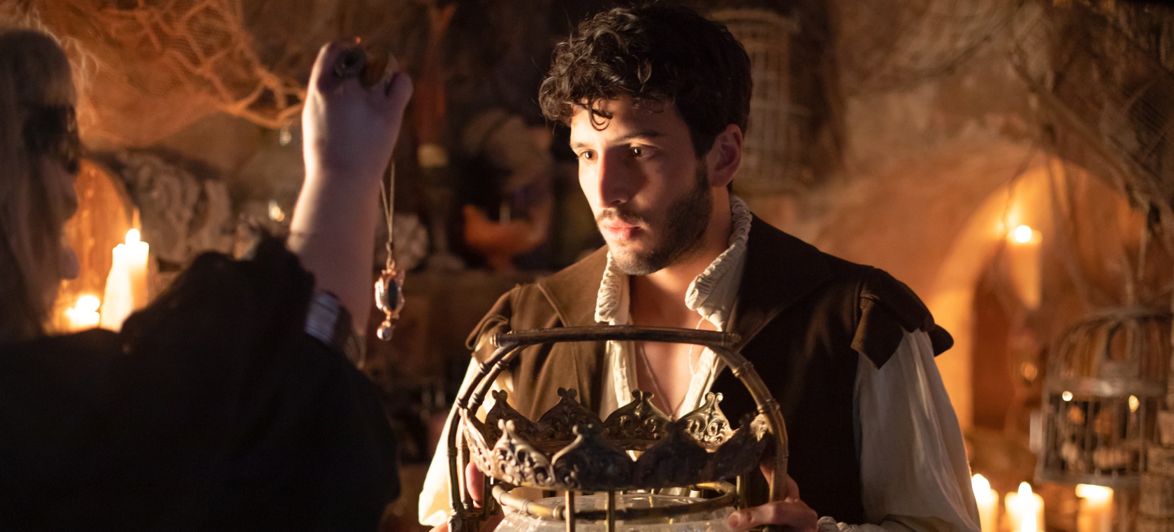 Sebastián Yatra y Nia se visten de cuento en las primeras imágenes de su  serie para Netflix | Cine y Televisión | LOS40