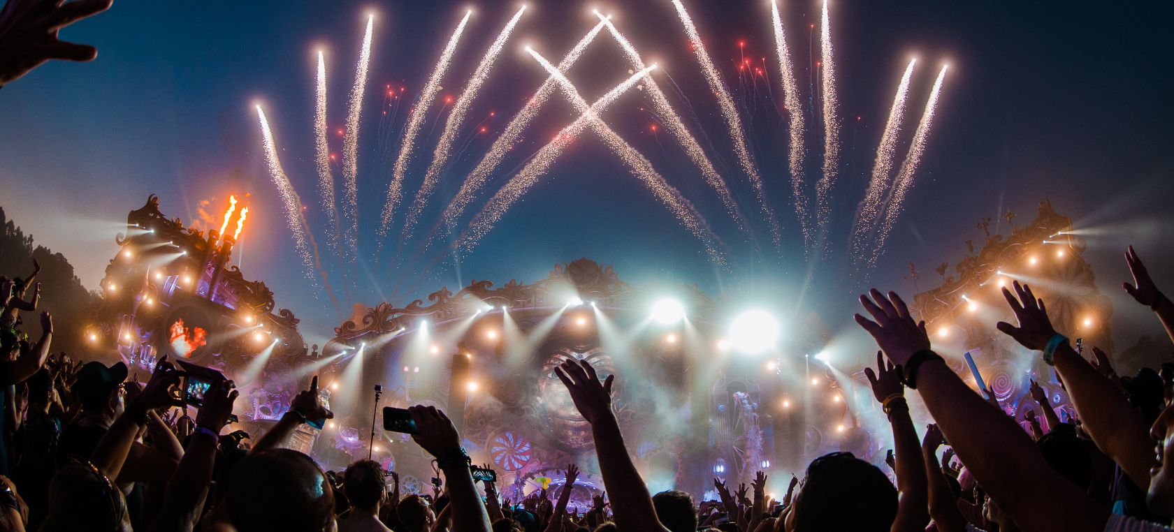 Arranca el Tomorrowland más grande de todos los tiempos (¡y se puede ver en  directo!) | LOS40 Dance | LOS40