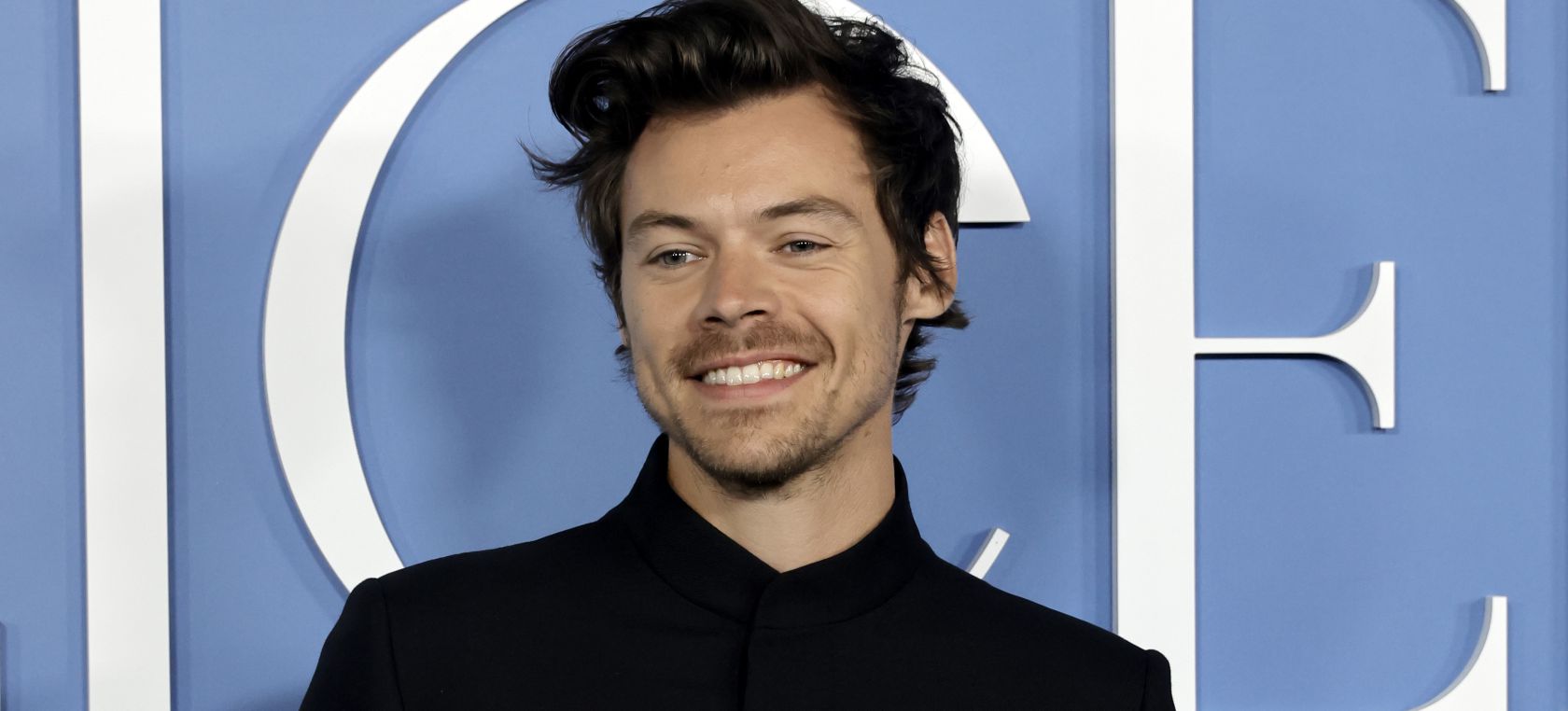 Harry Styles recibe un nuevo golpe sobre el escenario que le obliga a  ponerse un parche en el ojo | Música | LOS40