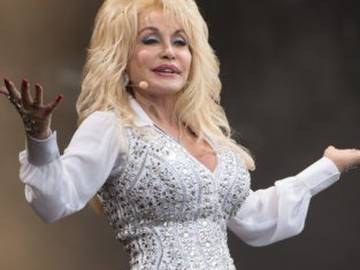 Dolly Parton: la razón por la que ha financiado parte de la vacuna de Moderna contra el Covid-19