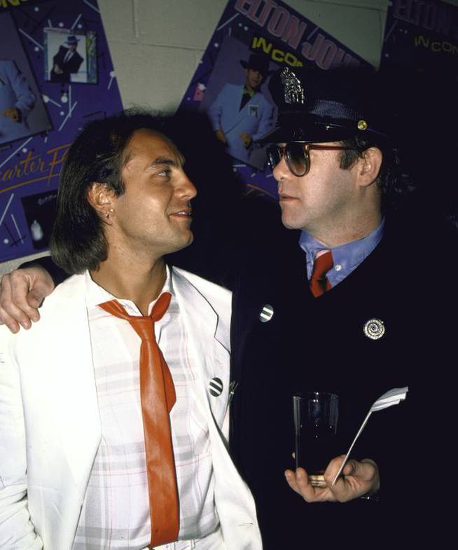 Bernie Taupin y Elton John, en 1989.