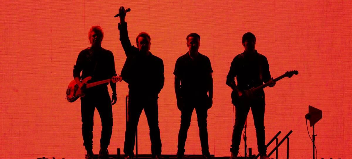 U2 durante una actuación en Tokio en 2019.