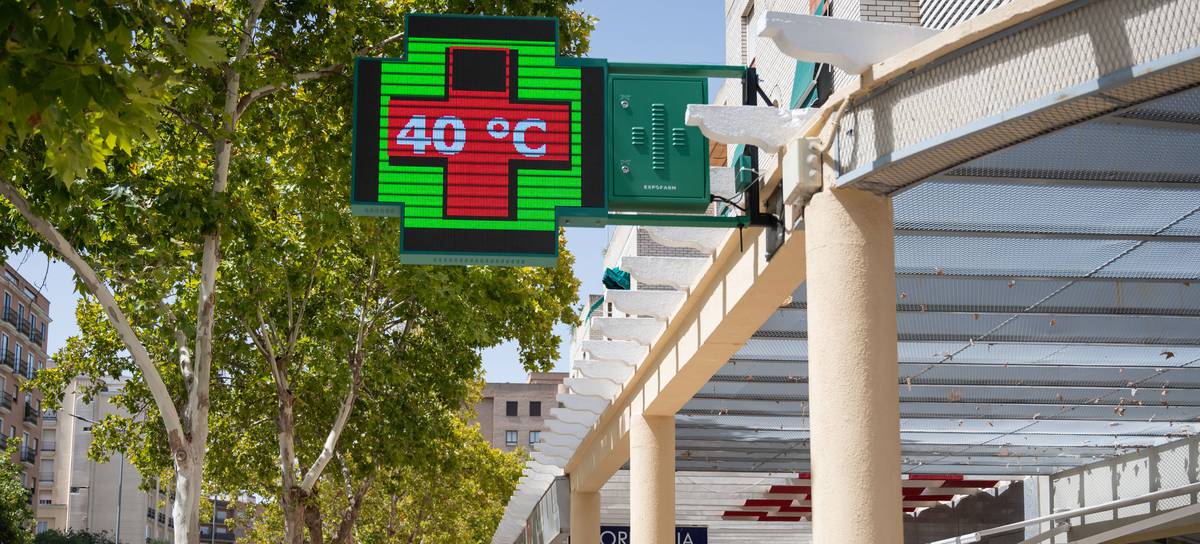 Un termómetro de la ciudad de Badajoz marca 40 ºC.