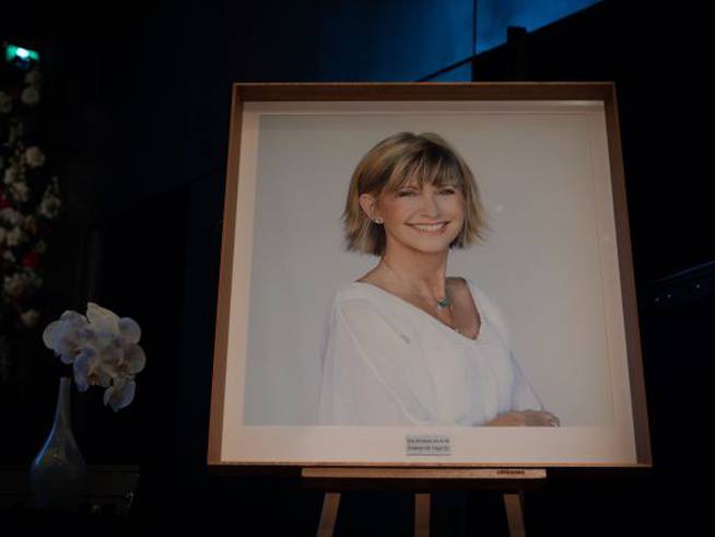 Familiares, amigos y celebridades homenajearon la memoria de  Olivia Newton-John.