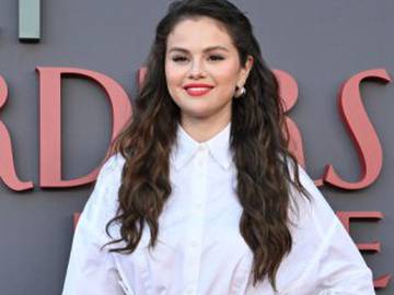 Selena Gomez se sincera sobre su paso de estrella infantil a actriz adulta y las dificultades que eso supuso