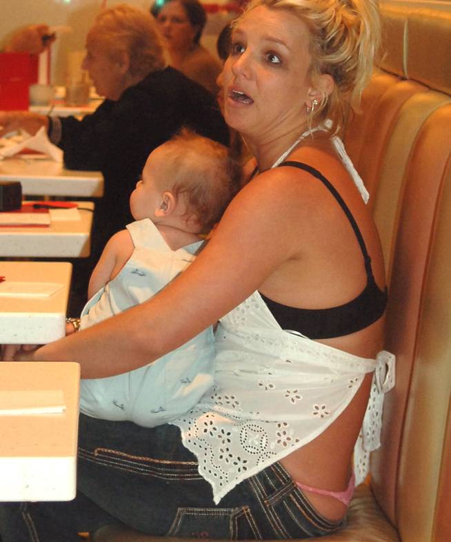 Britney Spears y su hijo Sean Preston, en 2006.