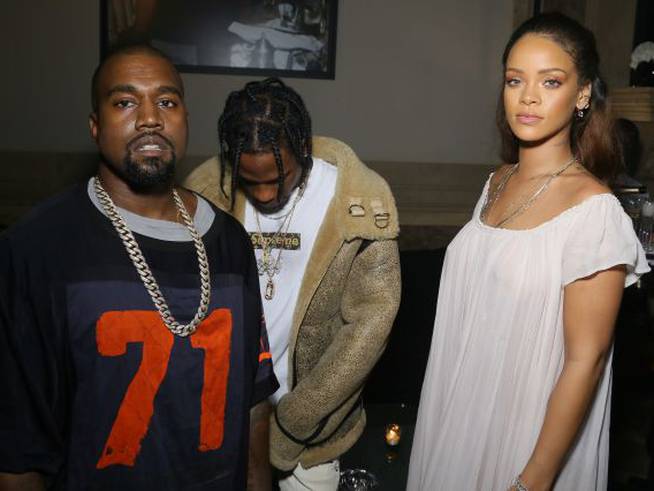 Kanye West, Travis Scott y Rihanna, un trío con mucha relación.