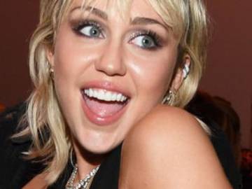 Miley Cyrus sorprende con una bestial presentación en directo de ‘Jaded’ en Backyard Sessions de Disney+