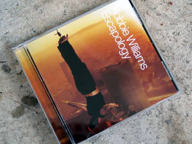Portada del disco &#039;Escapology&#039; de Robbie Williams, publicado en 2002.