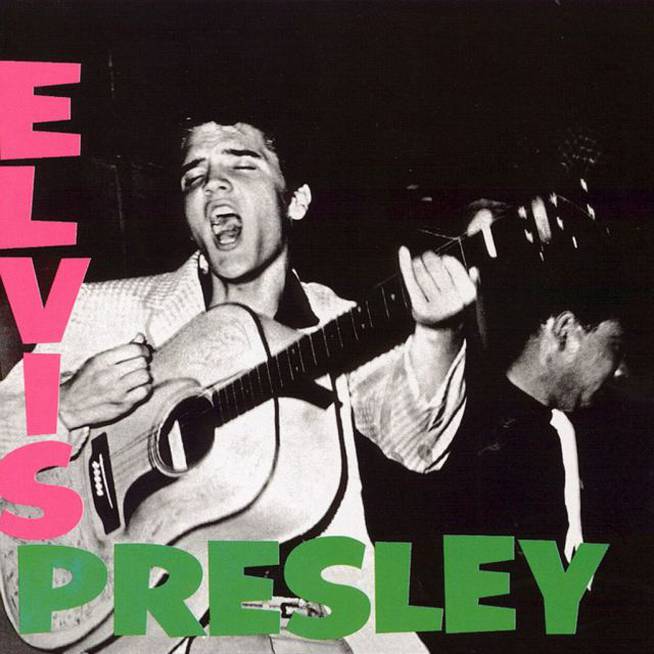 Portada del álbum de debut de Elvis Presley (1956) en el que se inspiró Ray Lowry.
