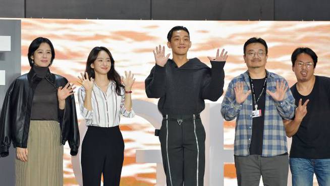 De izquierda a derecha, Kim Hyun-joo, Won Jin-ah, Yoo Ah-in, Yeon Sang-ho y Yang Ik-June.