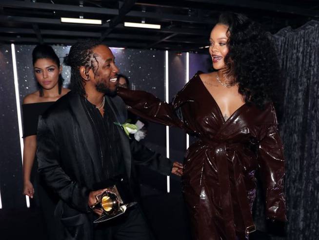Kendrick Lamar y Rihanna compartieron Grammy por &#039;Loyalty&#039;.
