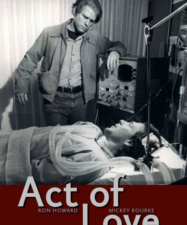 Ron Howard (i) y Mickey Rourke (d) en el cartel promocional de &#039;Un acto de amor&#039;