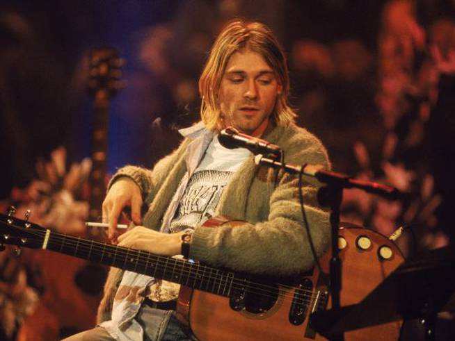 Kurt Cobain, durante el MTV Unplugged que Nirvana grabó en Nueva York el 18 de noviembre de 1993.
