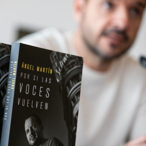 Tras el éxito de Por si las voces vuelven, Ángel Martín presenta Detrás del  ruido, su nuevo libro
