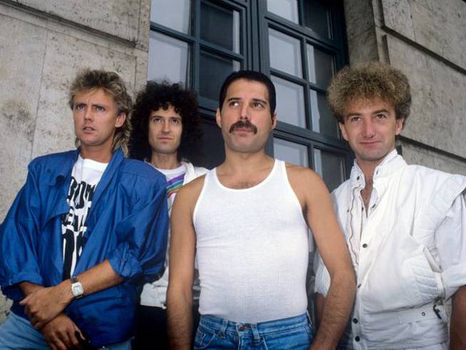 Queen: Roger Taylor, Brian May, Freddie Mercury y John Deacon, posando en Munich en 1984.