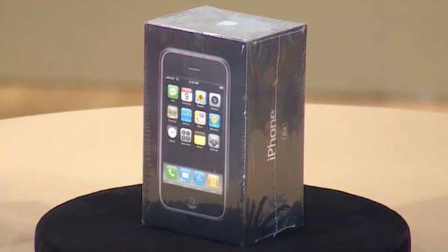 Sacan a subasta un iPhone 1 original de 2007 sin abrir, Dispositivos