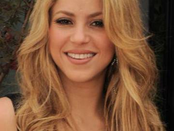 Shakira, Chris Evans y Henry Cavill empiezan a seguirse en Instagram y las redes estallan