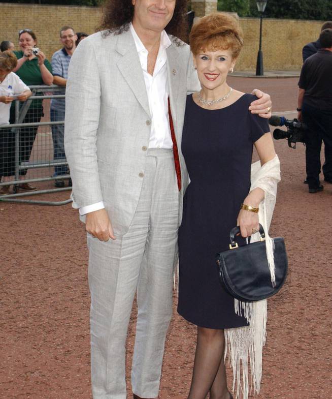 Brian May con su mujer, la actriz Anita Dobson