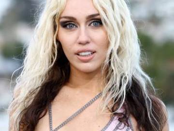 ¿Es Carla Pierce el pseudónimo de Miley Cyrus para publicar discos en secreto?