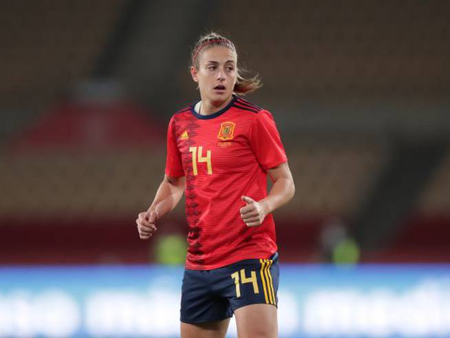 Alexia Putellas jugando con la selección española