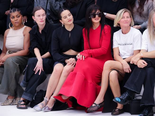 Rosalía y Kylie Jenner, en la Semana de la Moda de París.