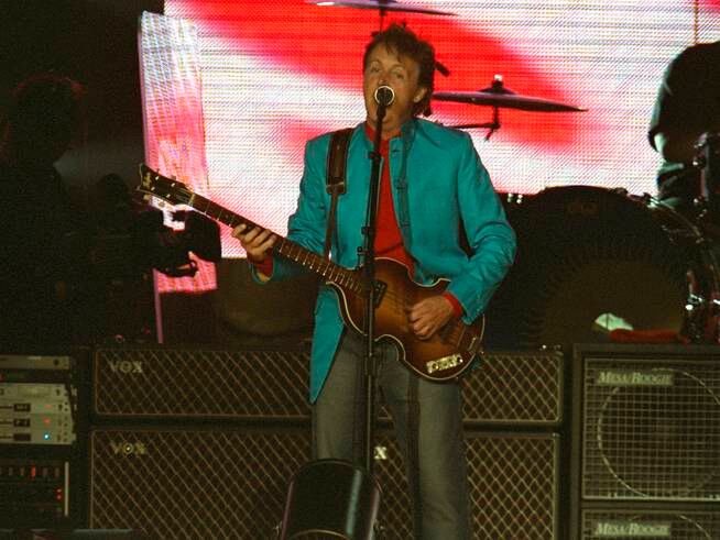 Paul McCartney, en concierto en Madrid en 2004 en el estadio de La Peineta presentando su &#039;Summer Tour&#039;.