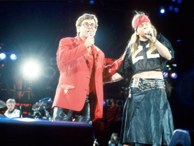 Elton John y Axl Rose de Guns N&#039; Roses en el concierto tributo a Freddie Mercury