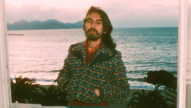 El músico y compositor George Harrison, en Cannes, en 1976.