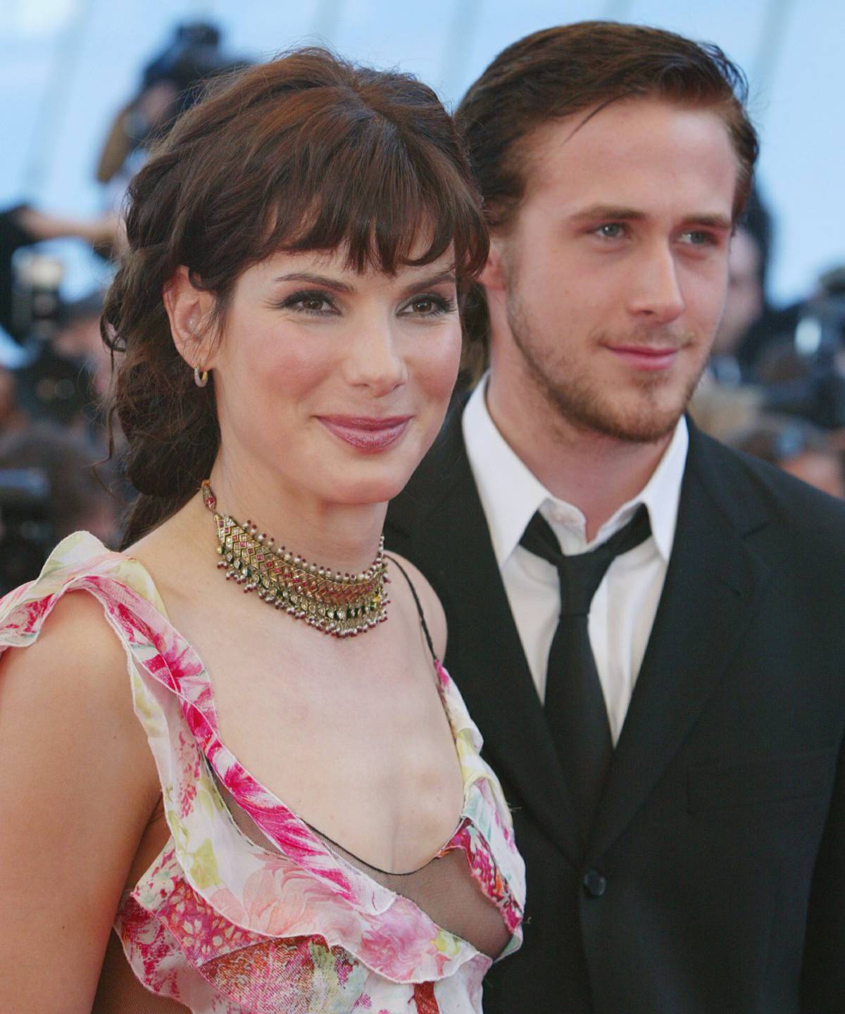 Sandra Bullock (i) y Ryan Gosling en un evento celebrado en 2002