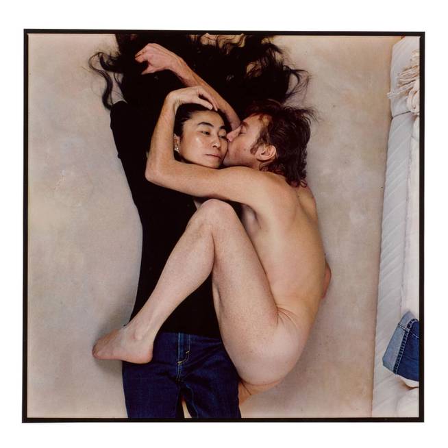 John Lennon y Yoko Ono, en la foto de Annie Leibovitz para Rolling Stone.