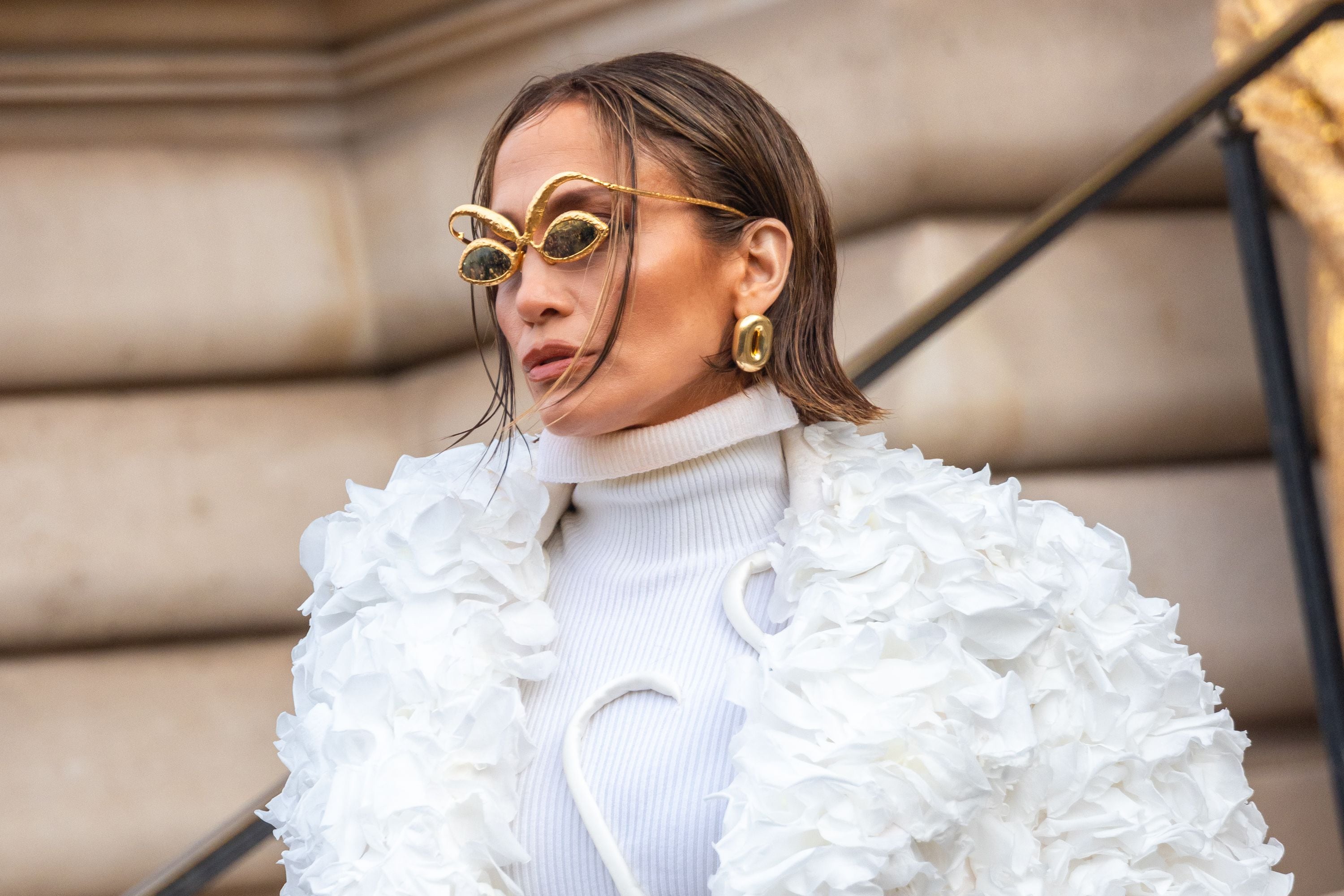 Jennifer Lopez impacta con su nuevo look en la Semana de la Moda de París |  Moda | LOS40