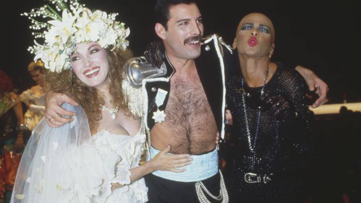 bueno Quizás sala Freddie Mercury: nos colamos en la fiesta de cumpleaños más salvaje del  líder de Queen | Música | LOS40