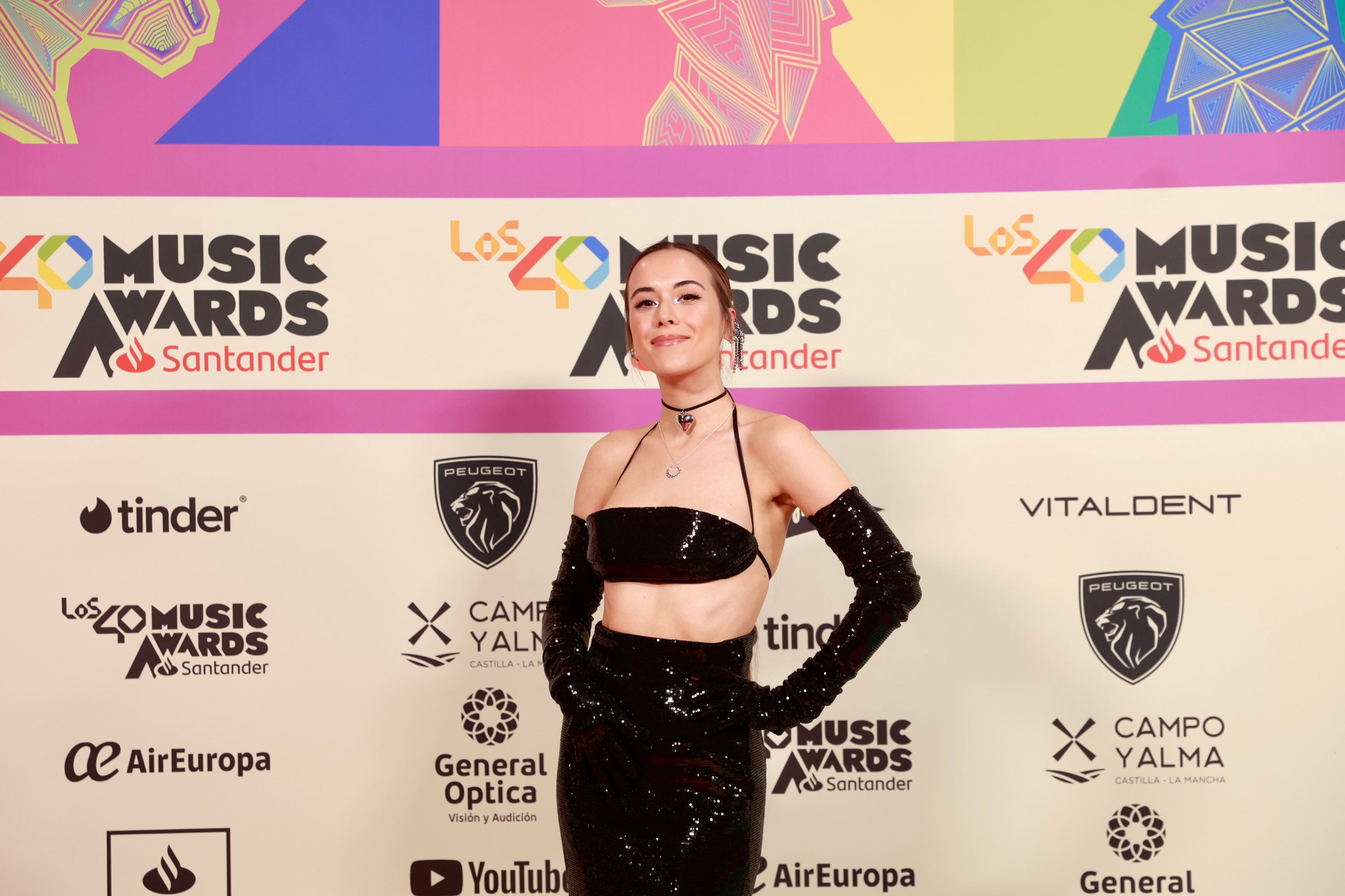 La alfombra roja de LOS40 Music Awards nos deja una pasarela llena de  vestidos tendencia y outfits curiosos de artistas e influencers | Moda |  LOS40