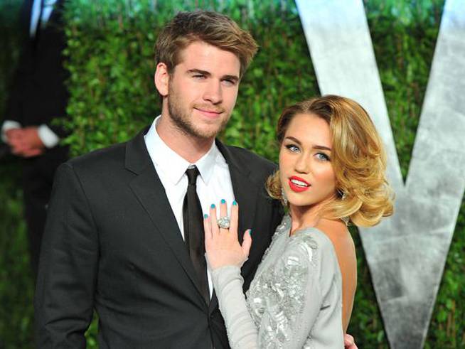 Miley Cyrus y Liam Hemsworth celebraron una boda íntima, low cost y algo improvisada.