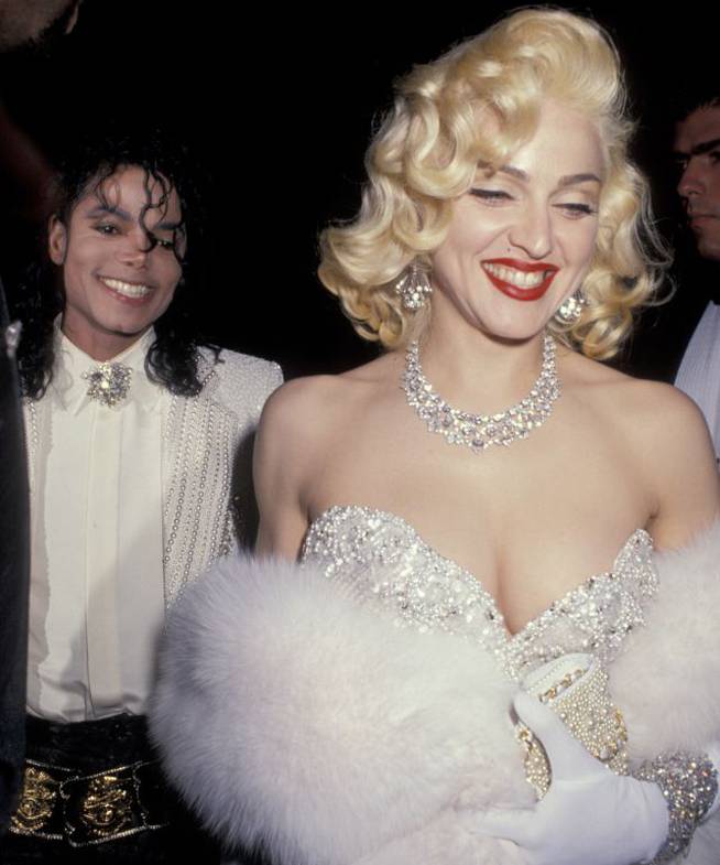 Michael Jackson y Madonna, en la alfombra roja de los Premios Oscar de 1991.
