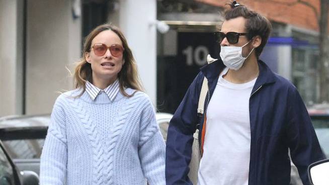 Harry Styles y Olivia Wilde paseando por Londres