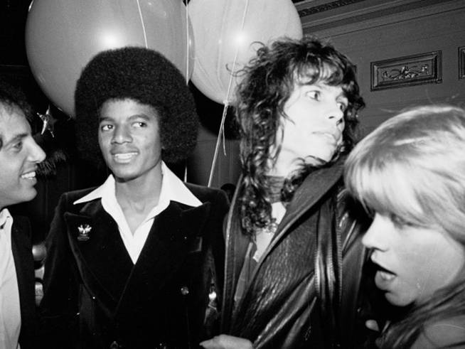 Steve Rubell (fundador de Studio 54), Michael Jackson, Steven Tyler de Aerosmith y Cherrie Currie en el mítico club disco de Nueva York.