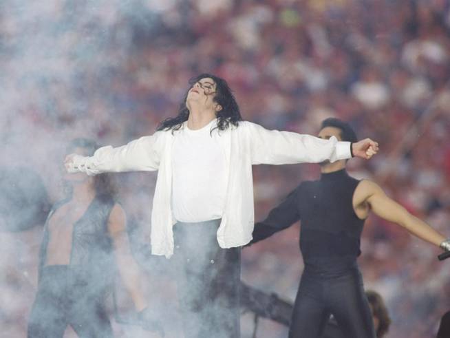 Michael durante su actuación en la Super Bowl en 1993