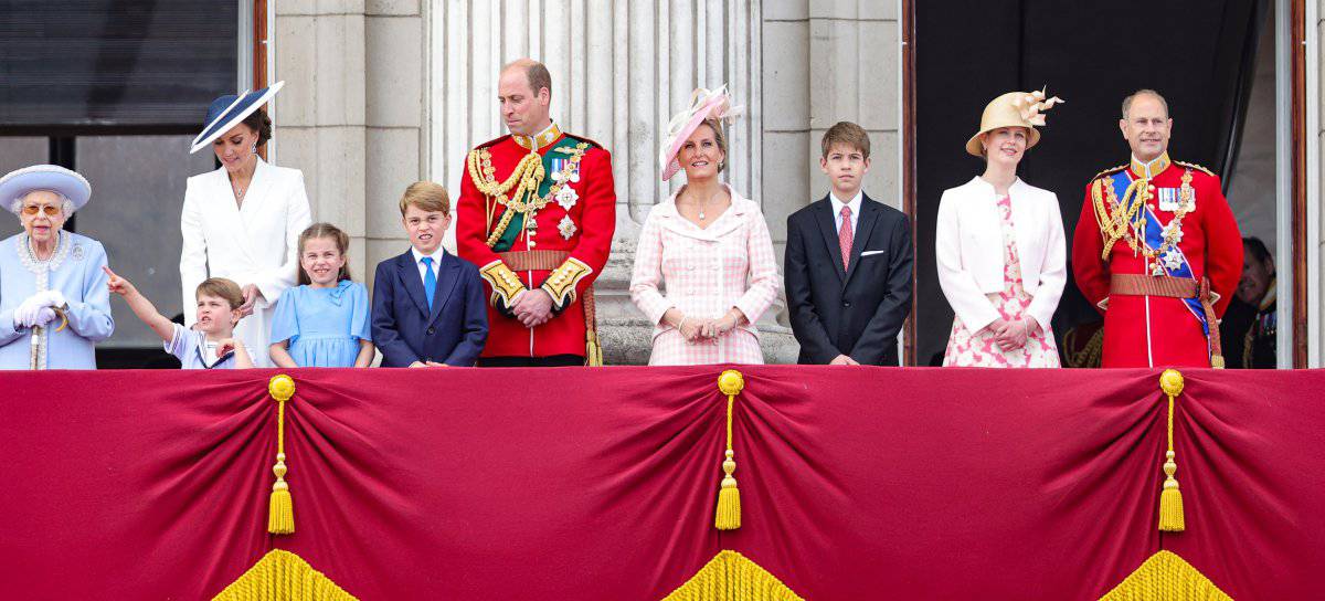 La Familia Real británica casi al completo en el balcón del Palacio de Buckingham.