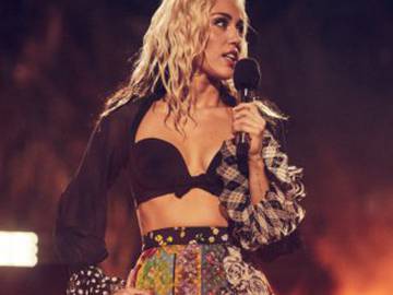 Miley Cyrus y Shakira hacen historia en Billboard con ‘Flowers’ y ‘Bzrp. Music Sessions, Vol.53’