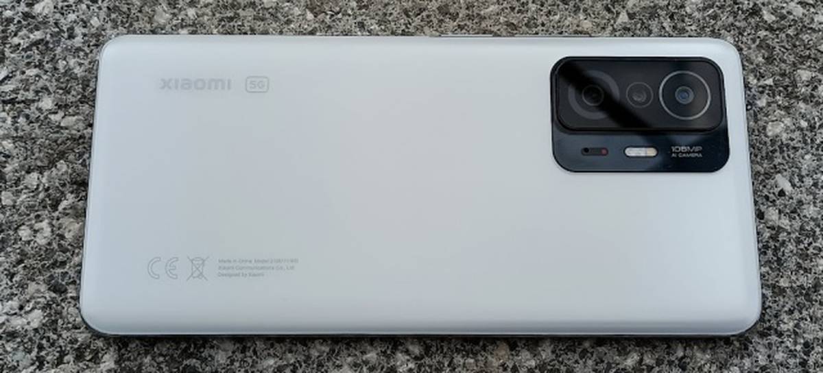 Xiaomi 13T, el celular capaz de soportar el peso de la