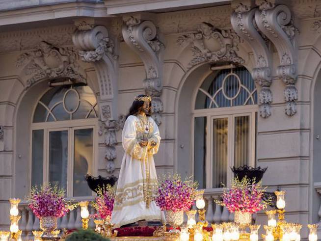 Acude a la procesión del Cristo de Medinaceli, una de las más conocidas de la capital.