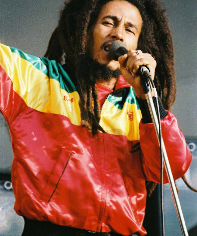 Bob Marley falleció con 36 años debido al cáncer que padecía.