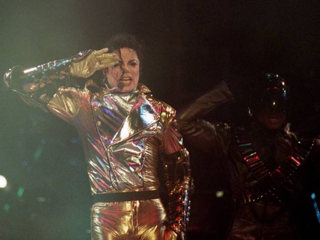 Michael Jackson, considerado Rey del pop y leyenda de la música, durante una actuación en Nueva Zelanda en 1996.
