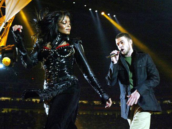 Janet Jackson yJustin Timberlake, durante el intermedio de la Super Bowl XXXVIII, en 2004.