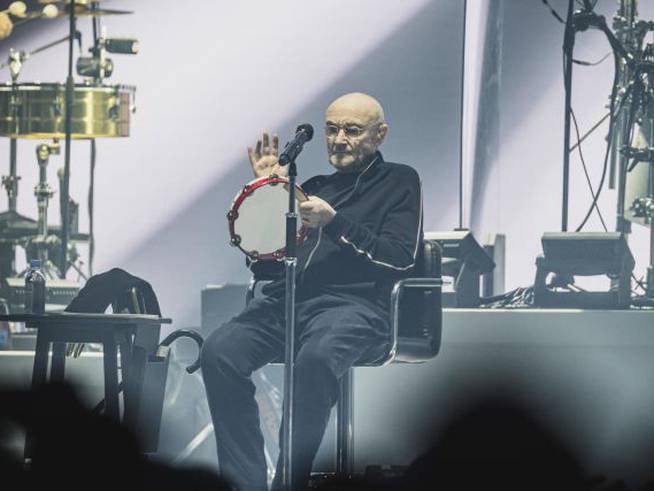 Phil Collins, durante uno de los últimos conciertos con Genesis en el Mercedes Benz Arena de Berlín el 7 de marzo.